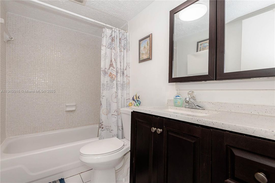 For Sale: $89,900 (2 beds, 2 baths, 1010 Square Feet)