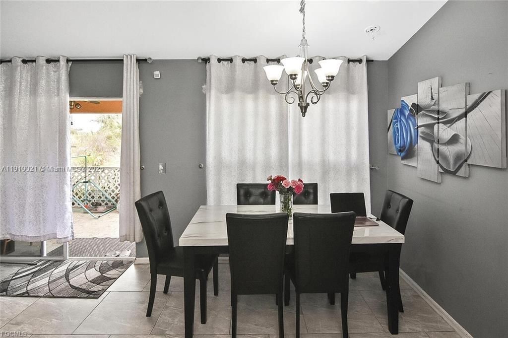 待售: $275,000 (3 贝兹, 2 浴室, 0 平方英尺)