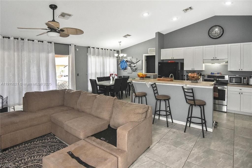 待售: $275,000 (3 贝兹, 2 浴室, 0 平方英尺)