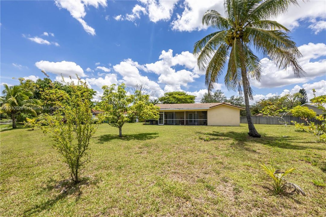 Active With Contract: $485,000 (3 beds, 2 baths, 1740 Square Feet)