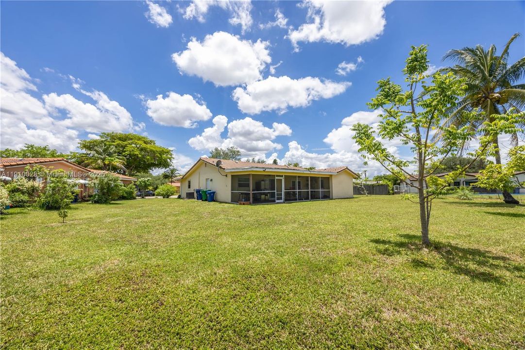 Active With Contract: $485,000 (3 beds, 2 baths, 1740 Square Feet)