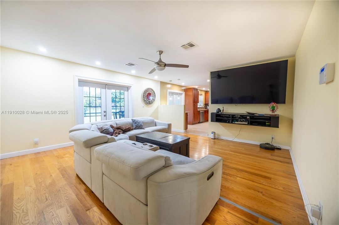 Active With Contract: $485,000 (3 beds, 2 baths, 1740 Square Feet)