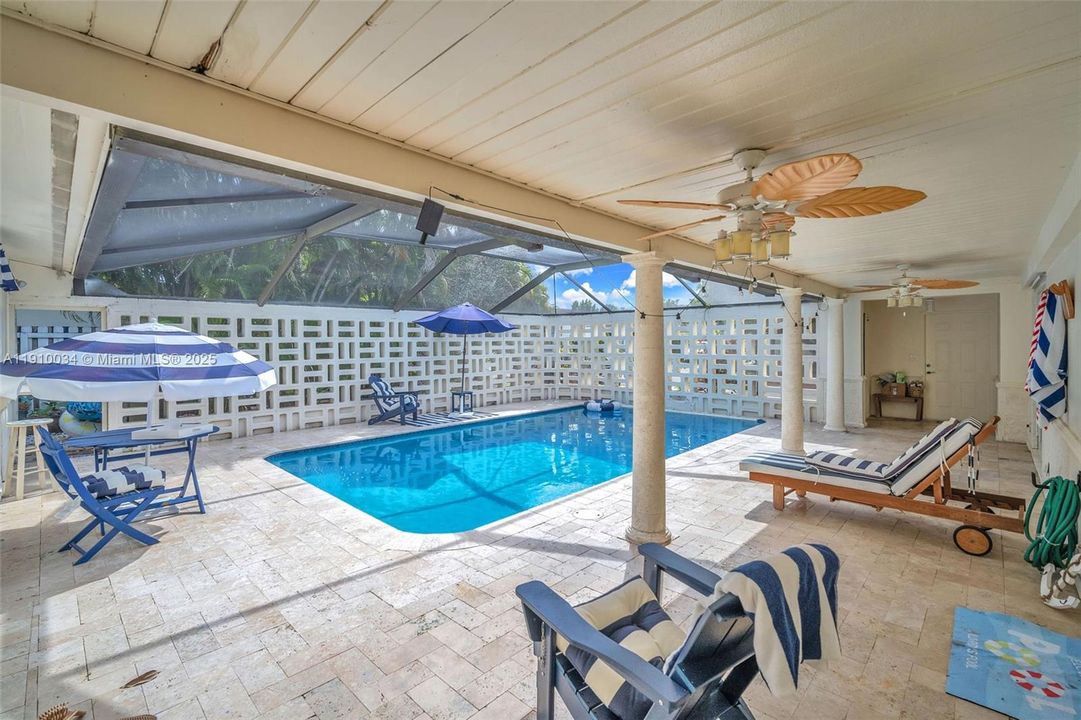 待售: $1,099,999 (4 贝兹, 3 浴室, 2022 平方英尺)