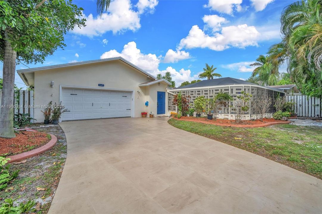 待售: $1,099,999 (4 贝兹, 3 浴室, 2022 平方英尺)