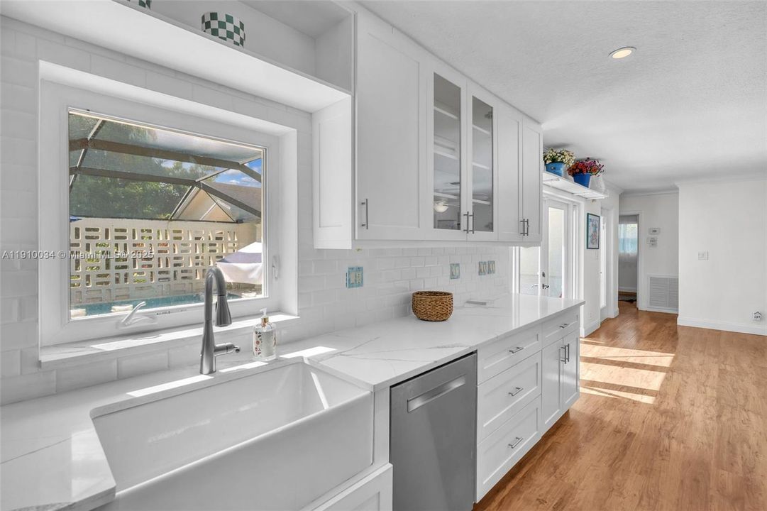 待售: $1,099,999 (4 贝兹, 3 浴室, 2022 平方英尺)