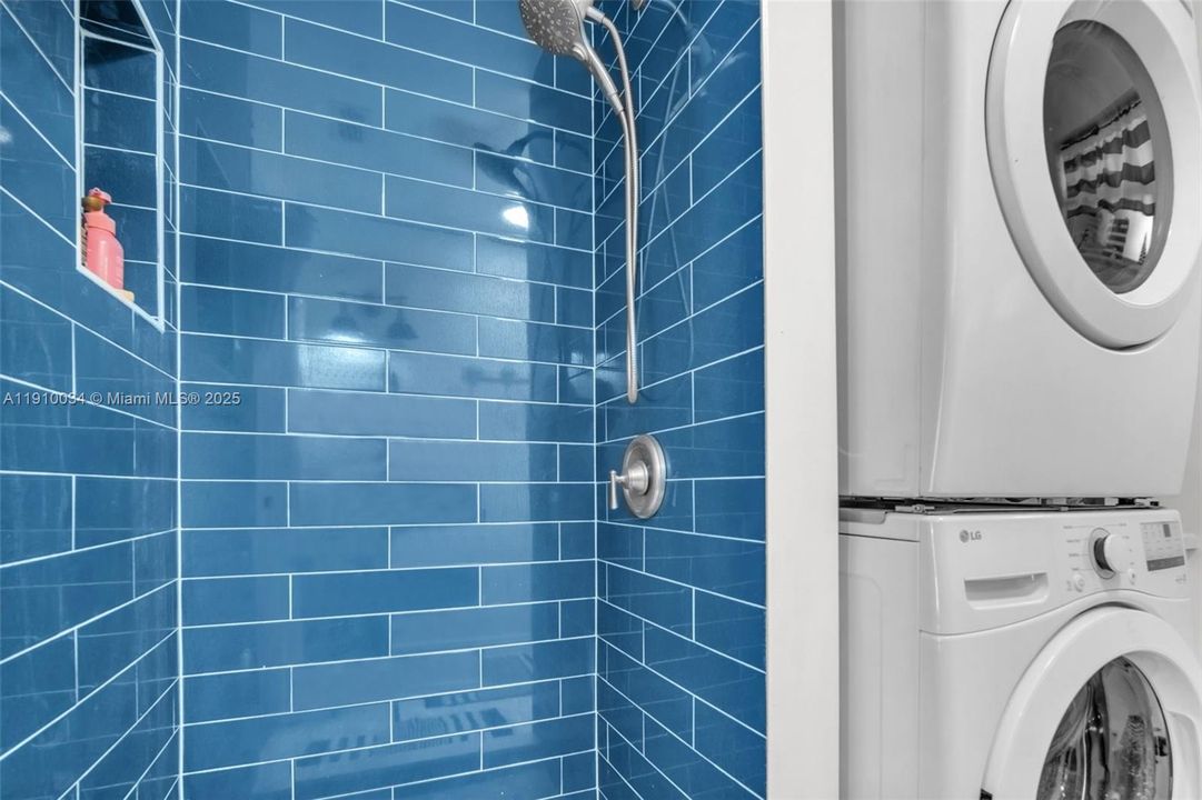 待售: $1,099,999 (4 贝兹, 3 浴室, 2022 平方英尺)