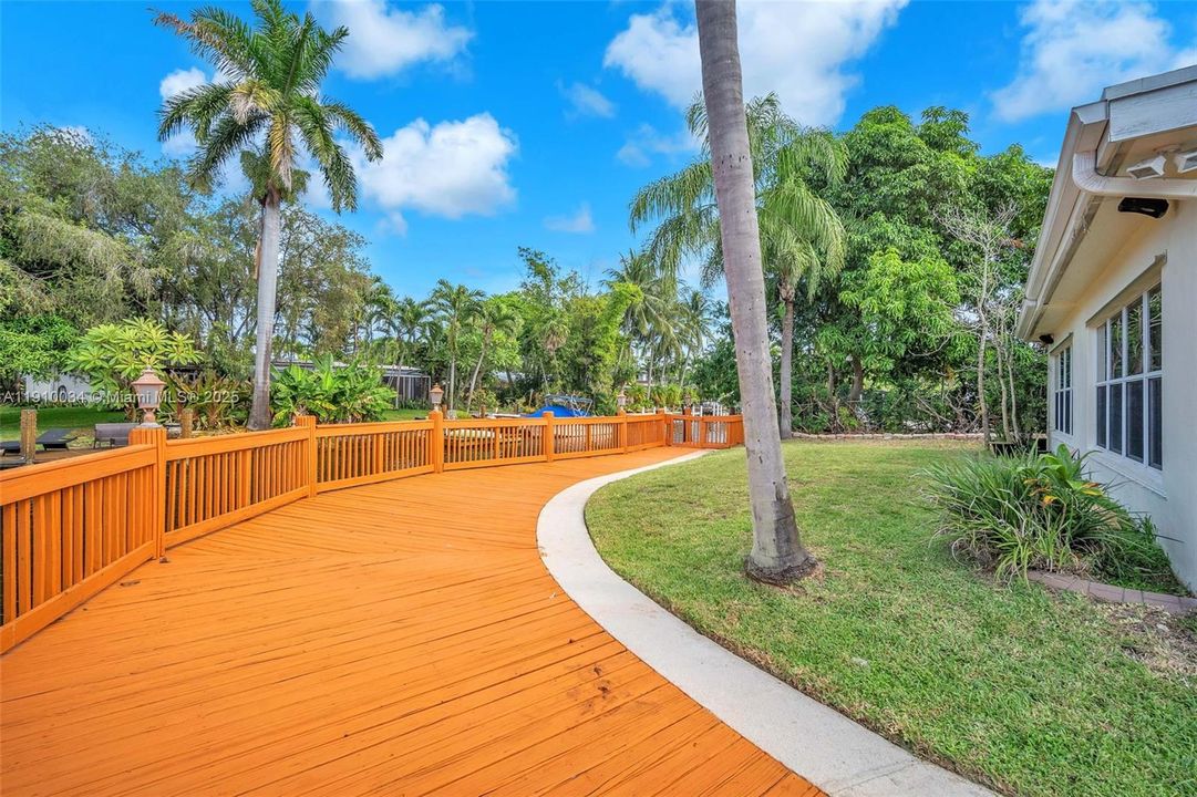 待售: $1,099,999 (4 贝兹, 3 浴室, 2022 平方英尺)