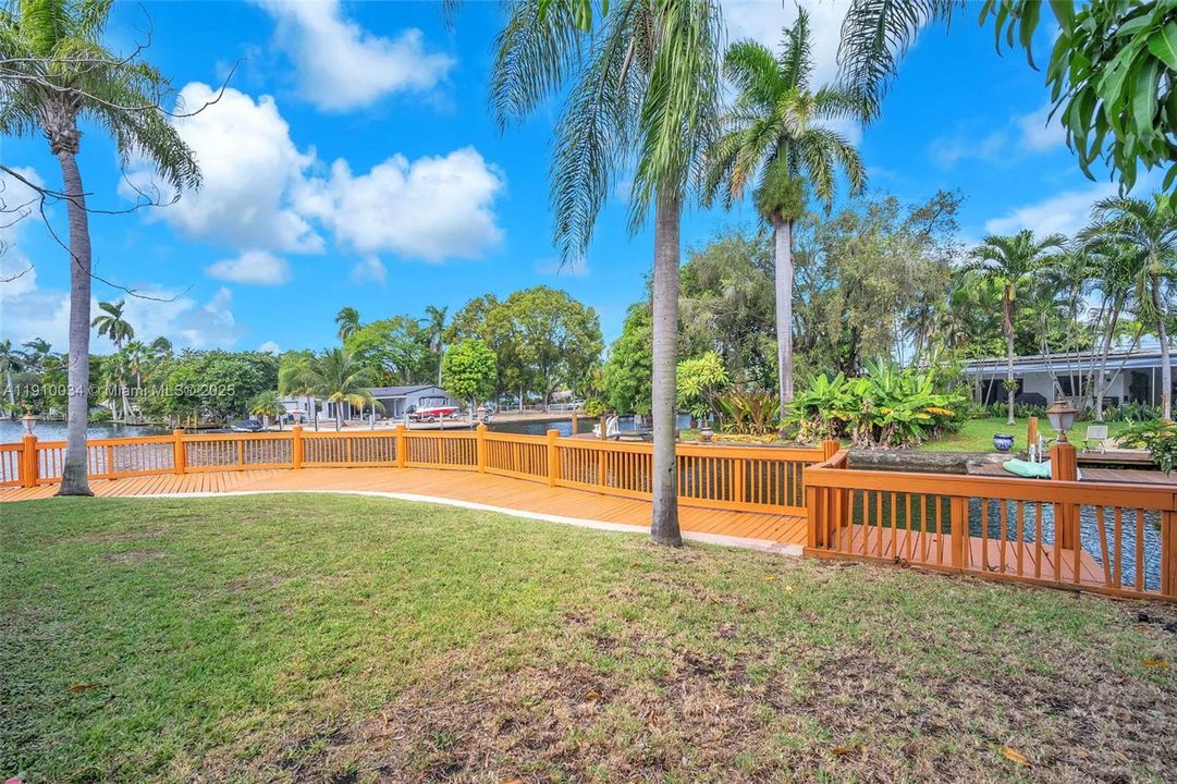 待售: $1,099,999 (4 贝兹, 3 浴室, 2022 平方英尺)