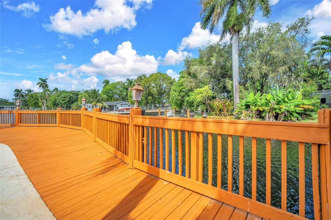 待售: $1,099,999 (4 贝兹, 3 浴室, 2022 平方英尺)