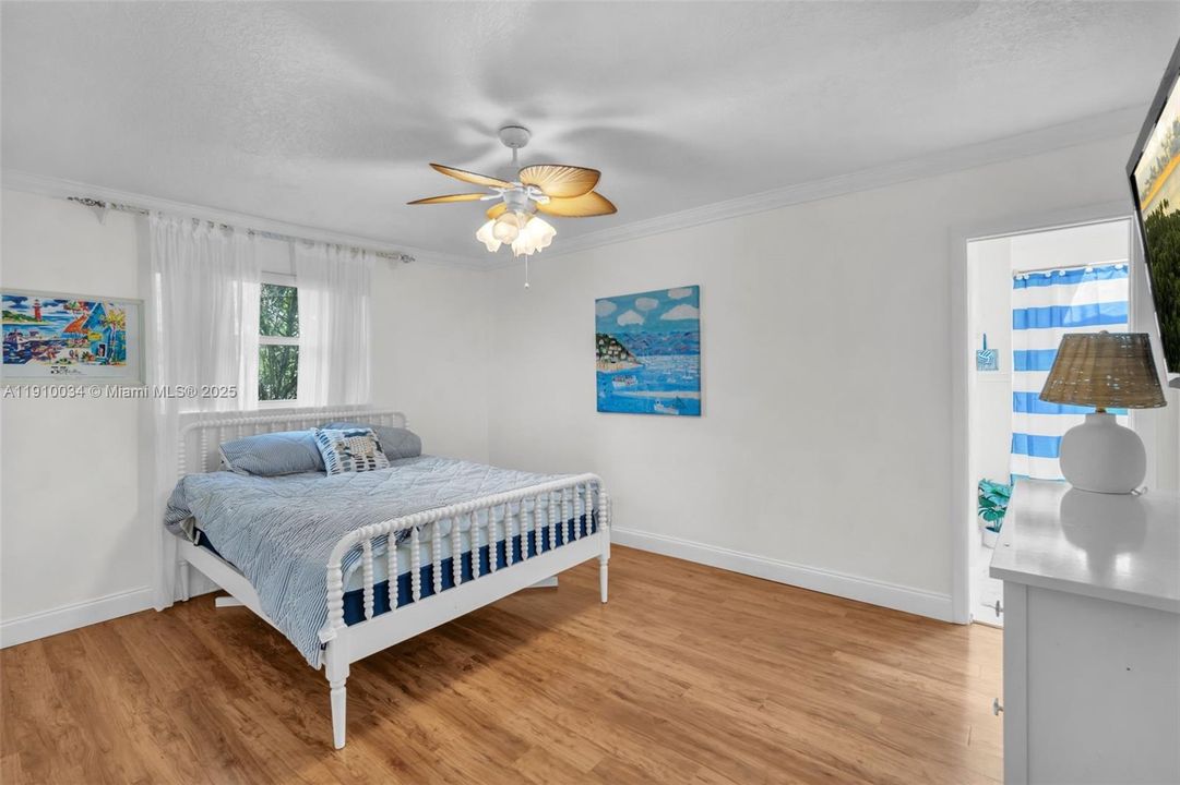 待售: $1,099,999 (4 贝兹, 3 浴室, 2022 平方英尺)