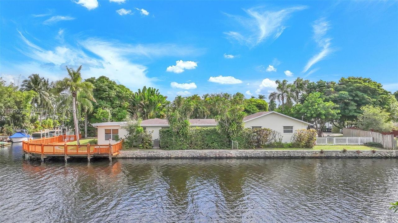 待售: $1,099,999 (4 贝兹, 3 浴室, 2022 平方英尺)