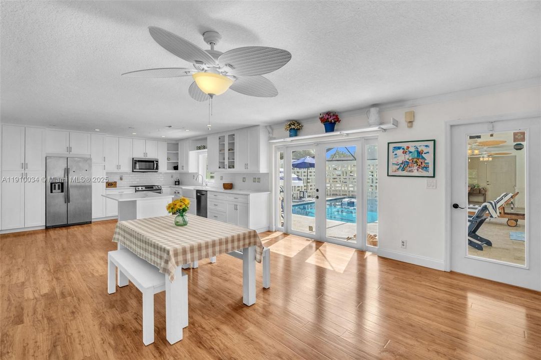 待售: $1,099,999 (4 贝兹, 3 浴室, 2022 平方英尺)