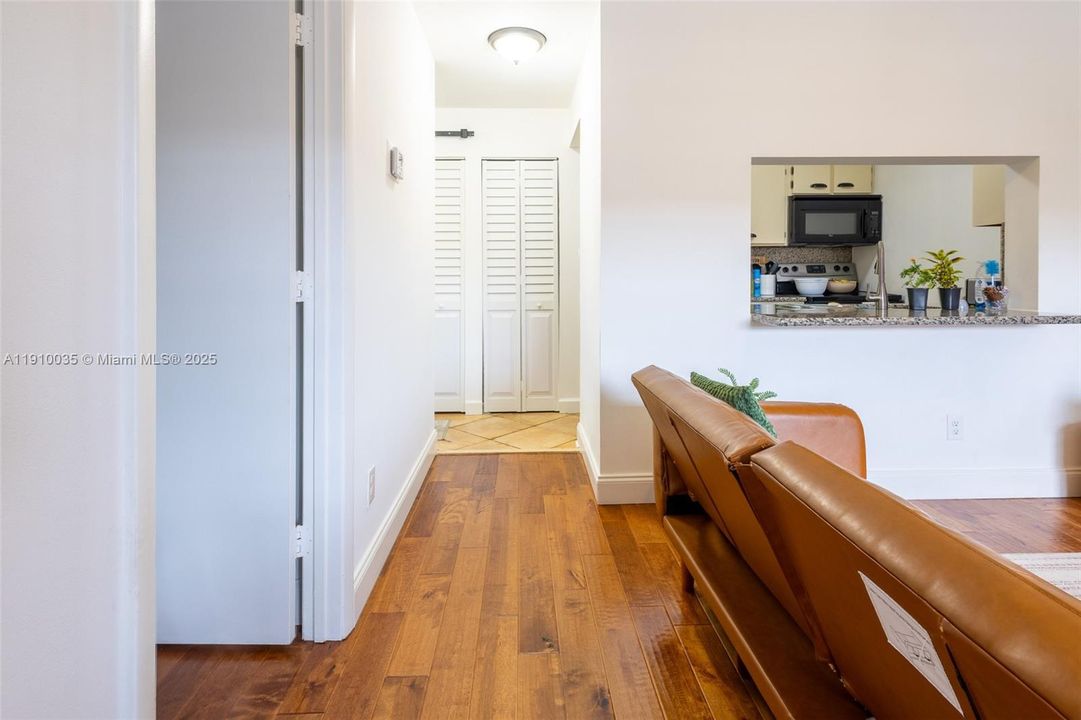 Activo con contrato: $164,000 (1 camas, 1 baños, 576 Pies cuadrados)