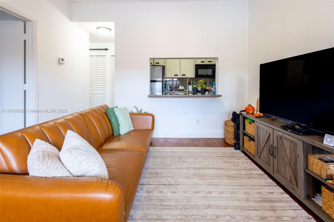 Activo con contrato: $164,000 (1 camas, 1 baños, 576 Pies cuadrados)