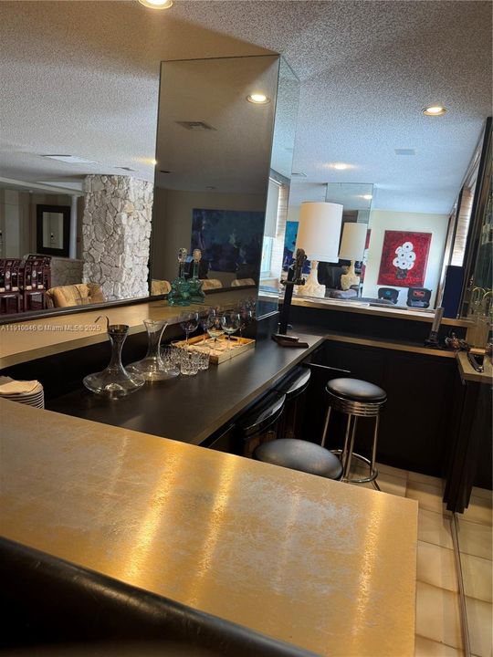 For Sale: $835,000 (3 beds, 4 baths, 3040 Square Feet)