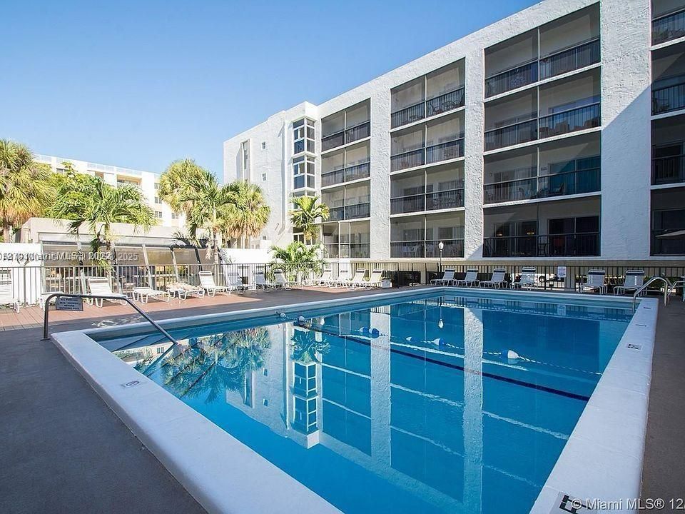 For Rent: $2,590 (2 beds, 2 baths, 740 Square Feet)