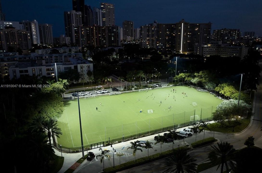 For Rent: $2,590 (2 beds, 2 baths, 740 Square Feet)