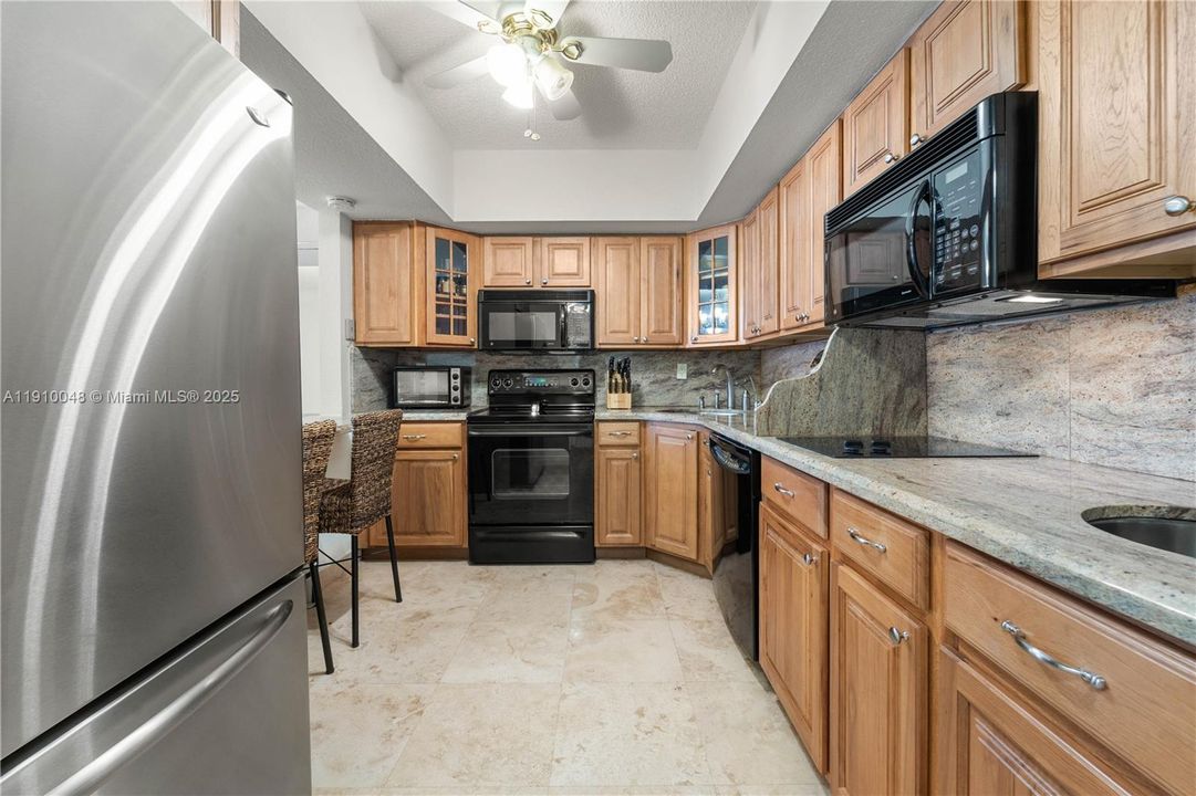 For Sale: $899,999 (2 beds, 2 baths, 1260 Square Feet)