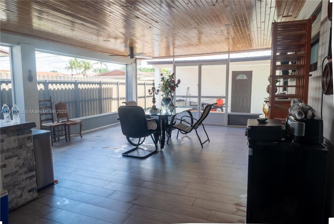 На продажу: $875,000 (3 спален, 2 ванн, 1496 Квадратных фут)