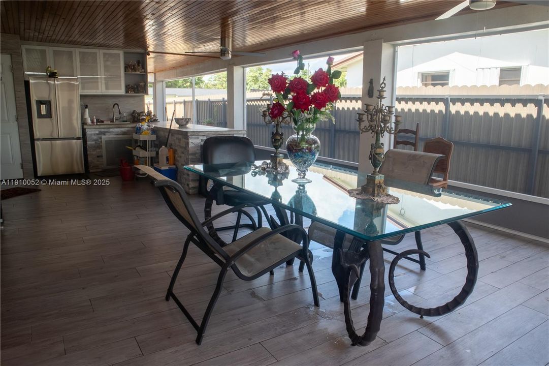 На продажу: $875,000 (3 спален, 2 ванн, 1496 Квадратных фут)