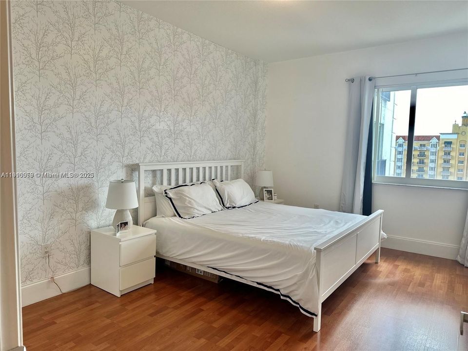 待售: $495,000 (1 贝兹, 1 浴室, 798 平方英尺)