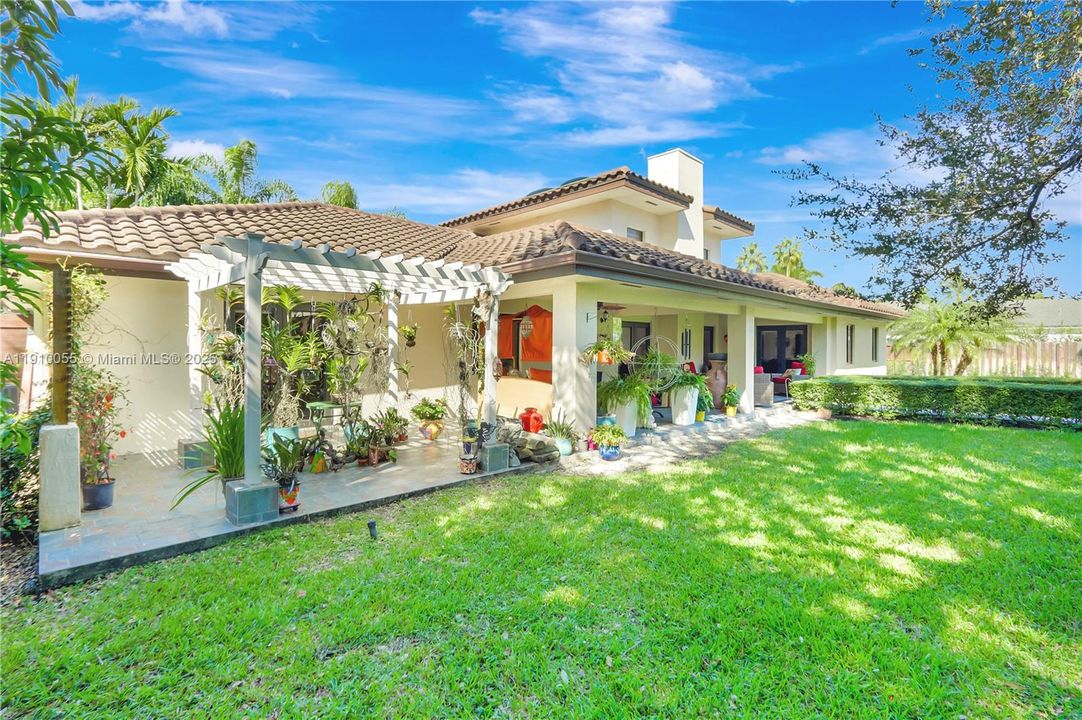 На продажу: $1,650,000 (4 спален, 2 ванн, 2837 Квадратных фут)