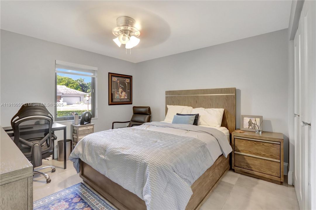 На продажу: $1,650,000 (4 спален, 2 ванн, 2837 Квадратных фут)