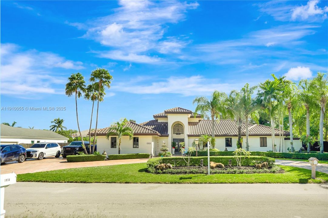 На продажу: $1,650,000 (4 спален, 2 ванн, 2837 Квадратных фут)