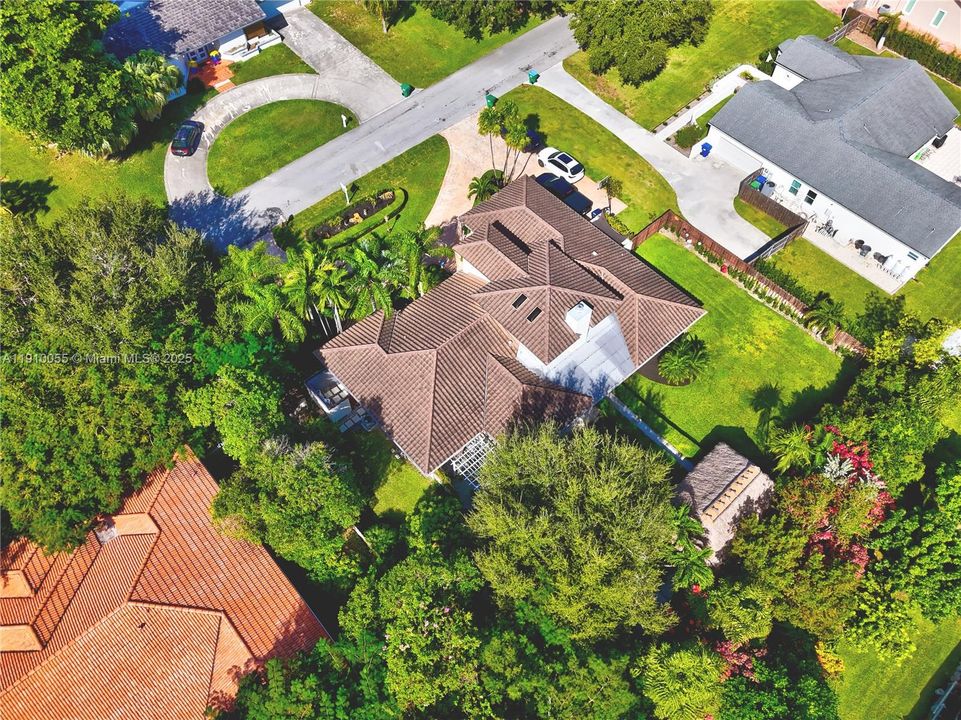 На продажу: $1,650,000 (4 спален, 2 ванн, 2837 Квадратных фут)