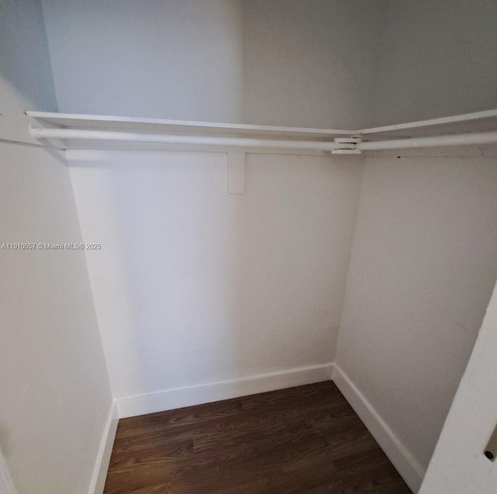 Recently Rented: $1,375 (1 beds, 1 baths, 400 Square Feet)