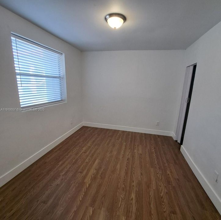 Recently Rented: $1,375 (1 beds, 1 baths, 400 Square Feet)