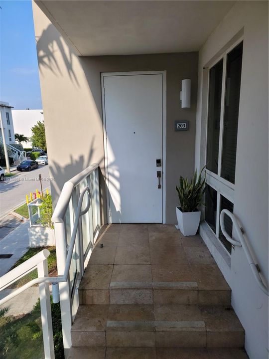 For Sale: $620,000 (3 beds, 3 baths, 1689 Square Feet)