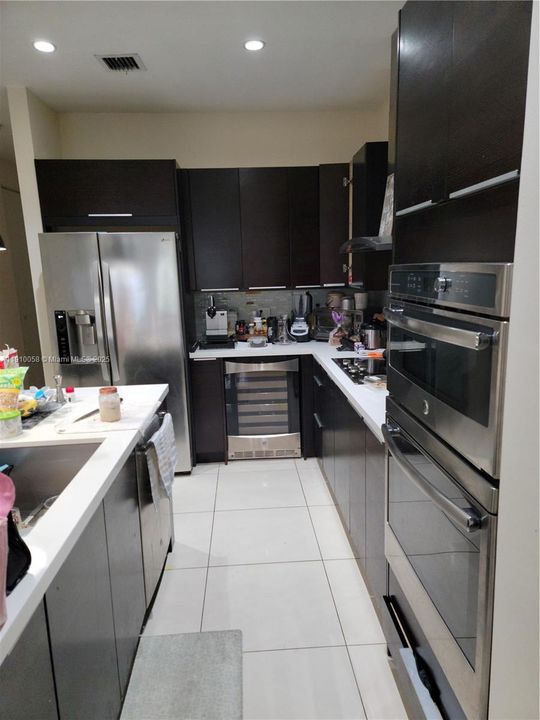 For Sale: $620,000 (3 beds, 3 baths, 1689 Square Feet)