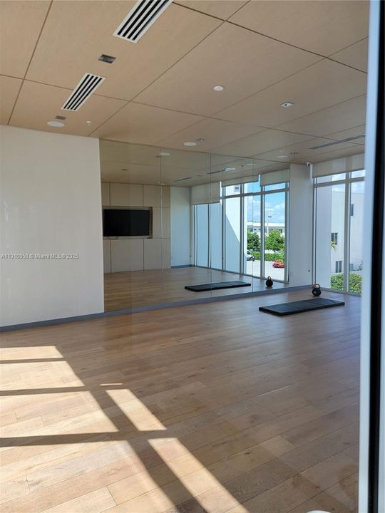 For Sale: $620,000 (3 beds, 3 baths, 1689 Square Feet)