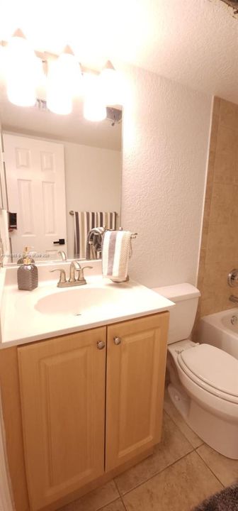 For Sale: $209,999 (2 beds, 2 baths, 990 Square Feet)