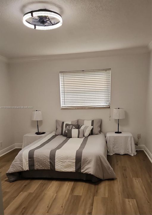 For Sale: $209,999 (2 beds, 2 baths, 990 Square Feet)