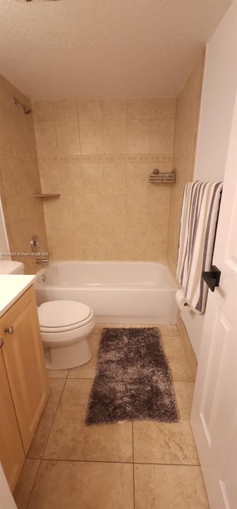 For Sale: $209,999 (2 beds, 2 baths, 990 Square Feet)