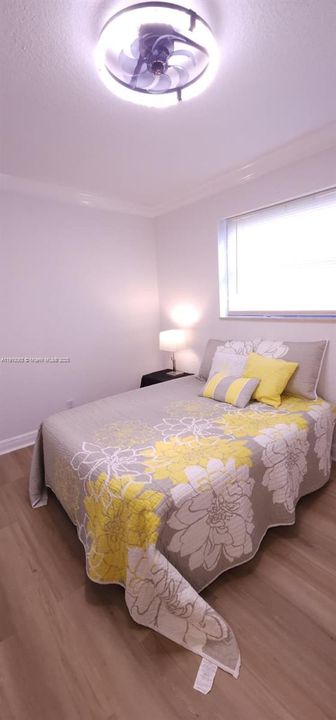 For Sale: $209,999 (2 beds, 2 baths, 990 Square Feet)