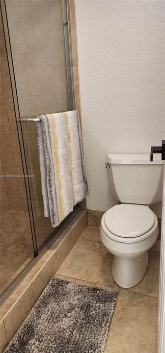 For Sale: $209,999 (2 beds, 2 baths, 990 Square Feet)