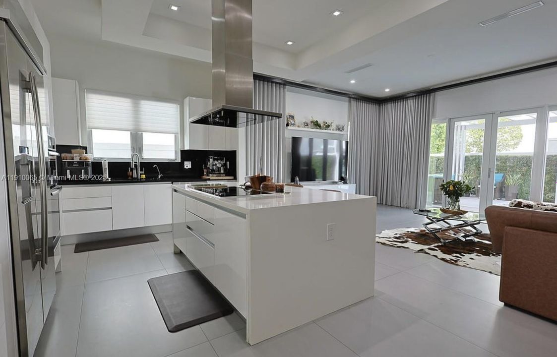 For Sale: $1,525,000 (5 beds, 5 baths, 3898 Square Feet)