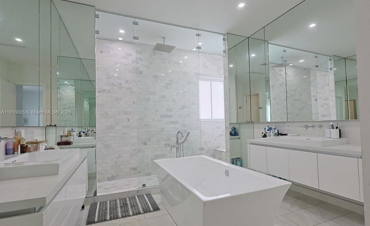 For Sale: $1,525,000 (5 beds, 5 baths, 3898 Square Feet)