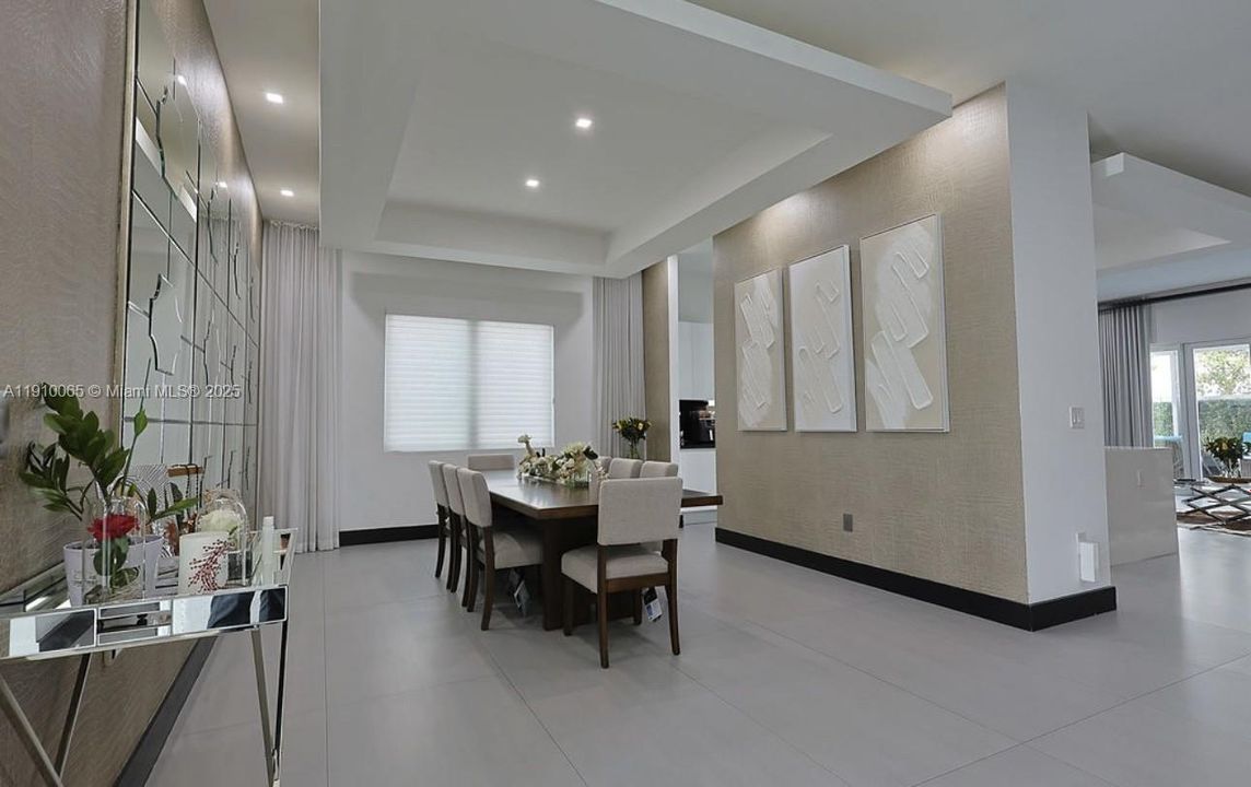 For Sale: $1,525,000 (5 beds, 5 baths, 3898 Square Feet)