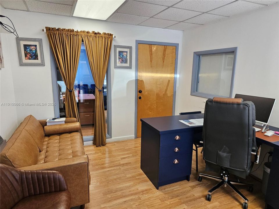 出租: $1,000 (0 贝兹, 0 浴室, 0 平方英尺)