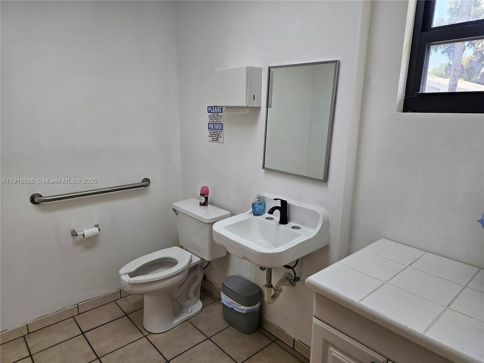 出租: $1,000 (0 贝兹, 0 浴室, 0 平方英尺)