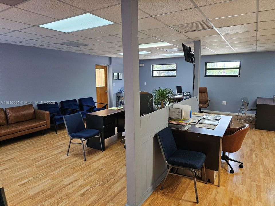 出租: $1,000 (0 贝兹, 0 浴室, 0 平方英尺)