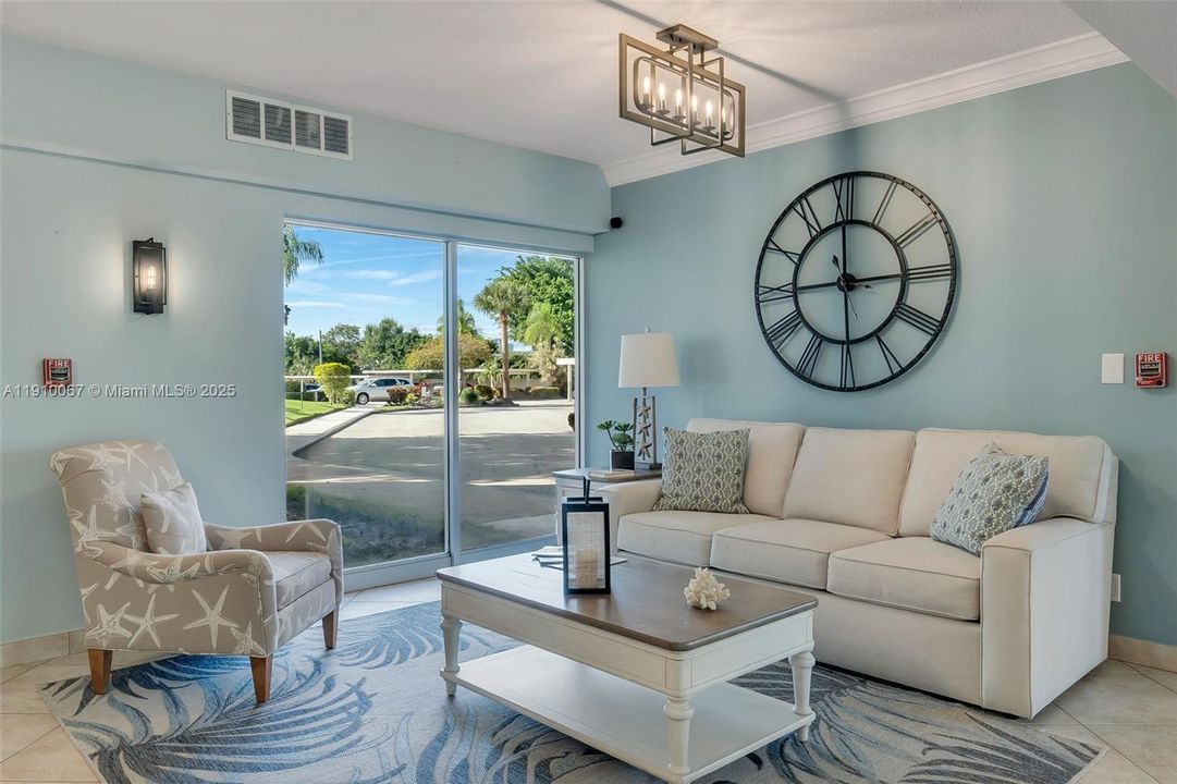 For Sale: $202,000 (2 beds, 2 baths, 1056 Square Feet)