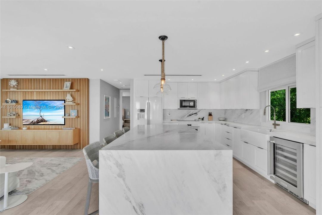 For Sale: $2,999,000 (3 beds, 3 baths, 1856 Square Feet)