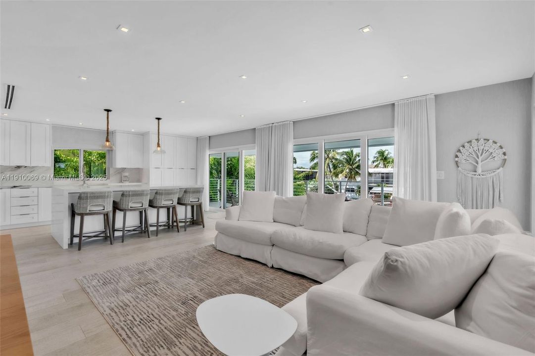 For Sale: $2,999,000 (3 beds, 3 baths, 1856 Square Feet)