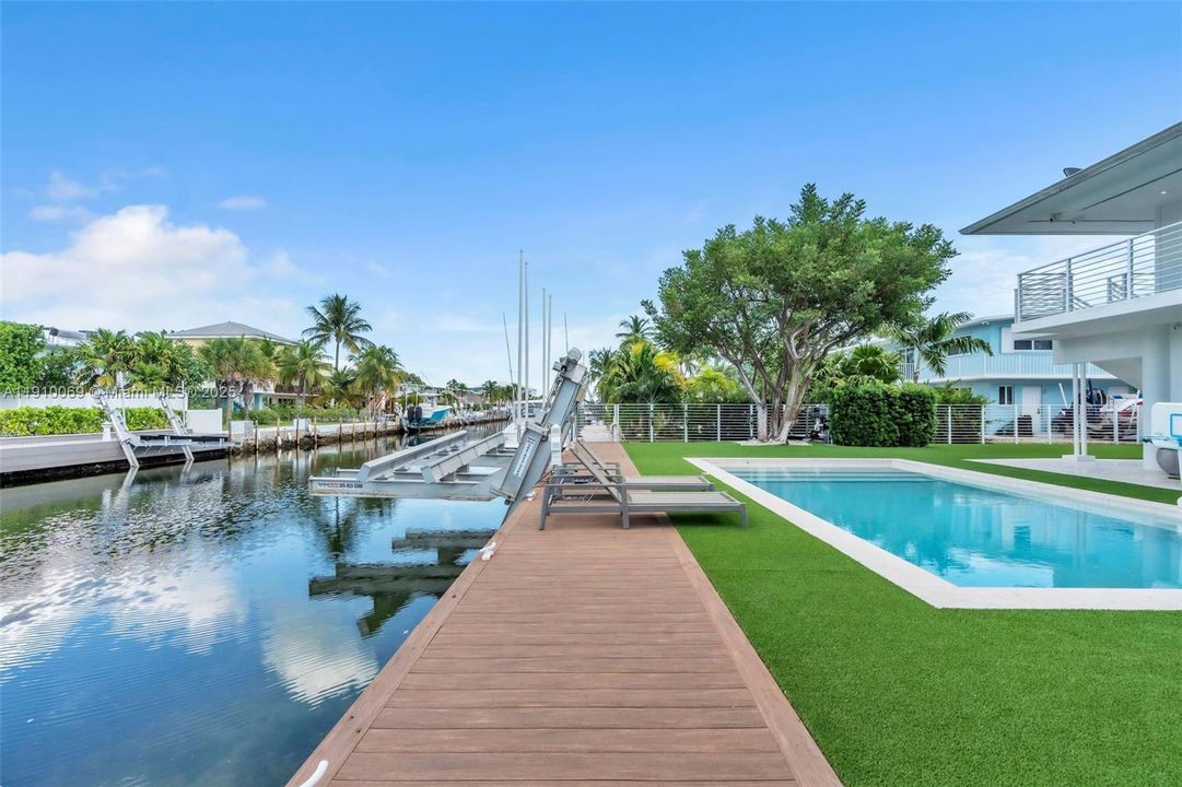 For Sale: $2,999,000 (3 beds, 3 baths, 1856 Square Feet)