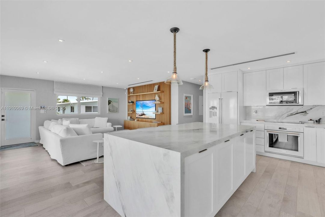 For Sale: $2,999,000 (3 beds, 3 baths, 1856 Square Feet)